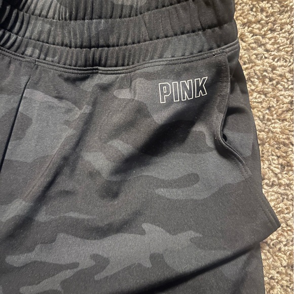 VS PINK black and gray camo jogger - Picture 2 of 3